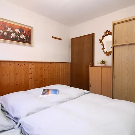Haus Kruschat Fewo 1 Apartment Kuehlungsborn
